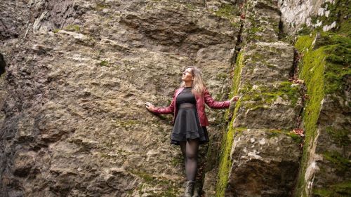  Phieli in Ropes - Photo No 2